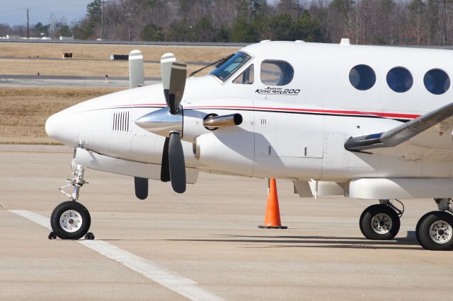 Beechcraft Super King Air 200 (GGA1) - After a serious workout for football recruiting, "JAWGA 1" Arrives at Stevens Aviation at KGSP for some maintenance on national signing day! (Another K/A was in the way and I couldnt get the whole plane in the shot) GOOOOOOO DAWGS, SIC EM ; WOO WOO WOO!