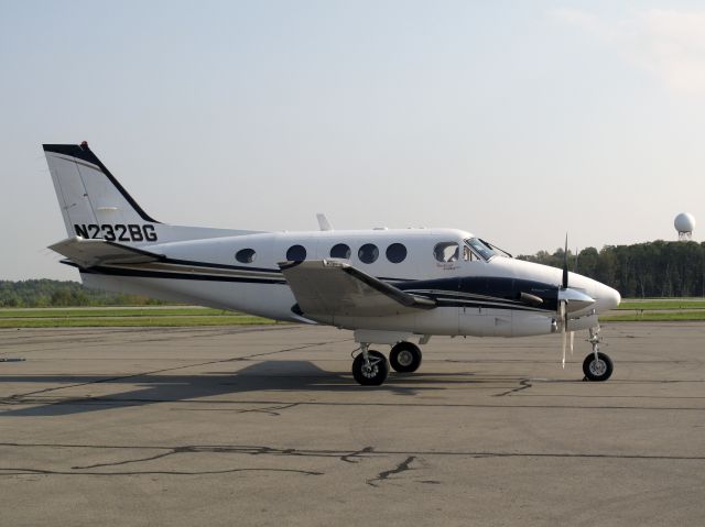 Beechcraft King Air 90 (N232BG) - A new King Air 90.