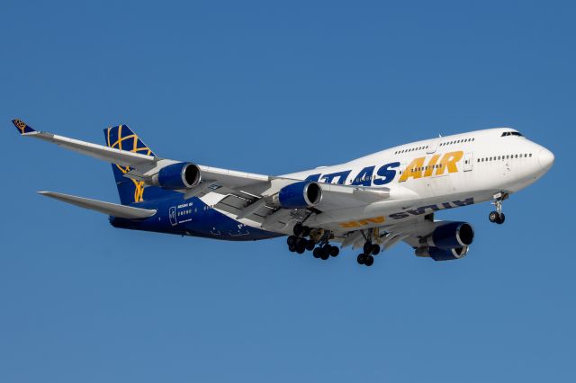 Boeing 747-400 (N322SG)