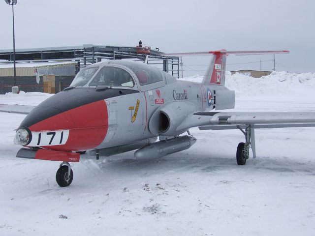 Canadair CL-41 Tutor (11-4171) - Canadian Forces Engineering and Test Establishment, Cold Lake, Alberta, enroute to Thunder Bay, Ontario. CT-114 Tutor. 26 Jan 2011.