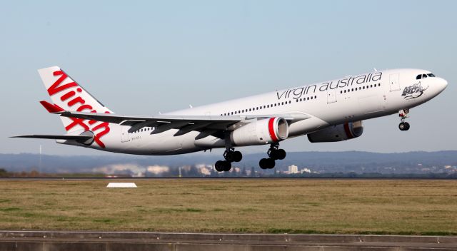 Airbus A330-200 (VH-XFJ) - Lifting Off From 34R