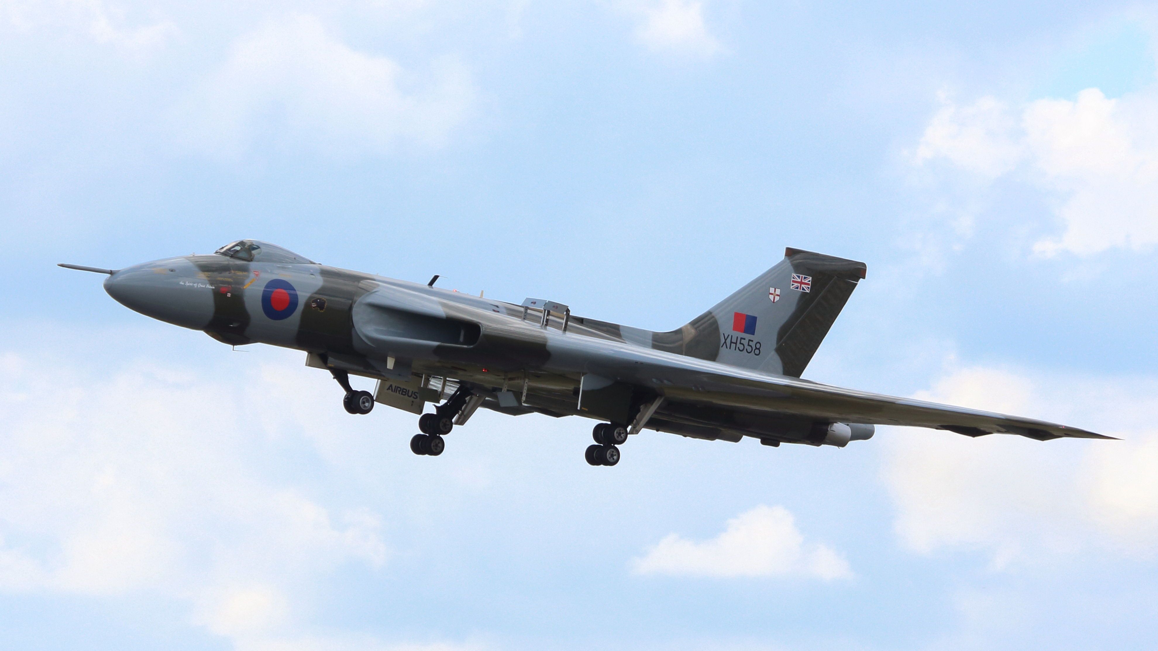 — — - SAT 27th JUNE Avro Vulcan ZH558 returning home to Doncaster for a short display after day one of the V force tour, visiting seventeen locations over the weekend where complete V-Force aircraft reside.