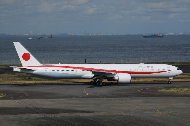 BOEING 777-300ER (80-1111) - JASDF-Japanese goverment