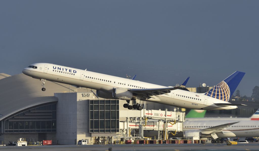 BOEING 757-300 (N77871)