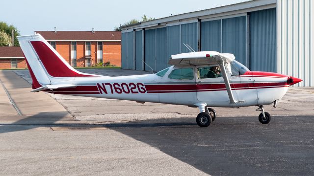 Cessna Skyhawk (N7602G) - i dont enjoy flying this plane. I prefer 7569g