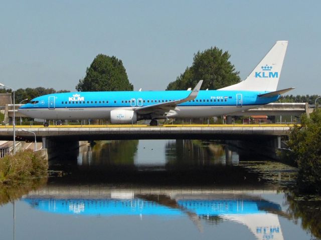 Boeing 737-800 (PH-BXK)