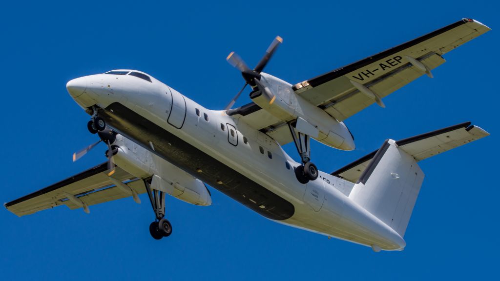de Havilland Dash 8-100 (VH-AEP)