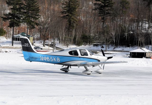 Cirrus SR-22 (N485KB) - Alton Bay NH 02/13/21 Ice runway !