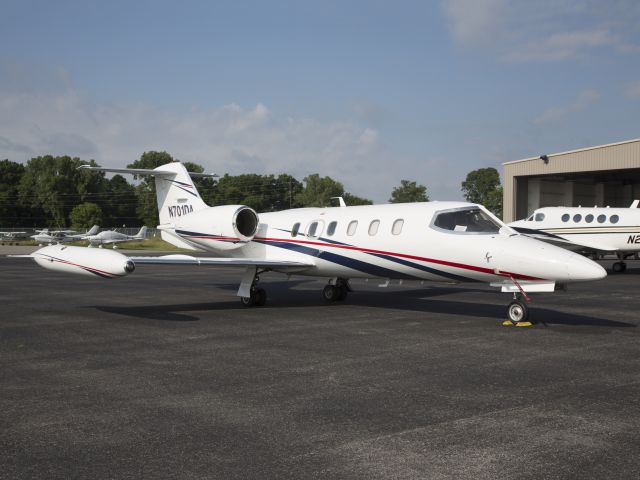 Learjet 35 (N701DA)