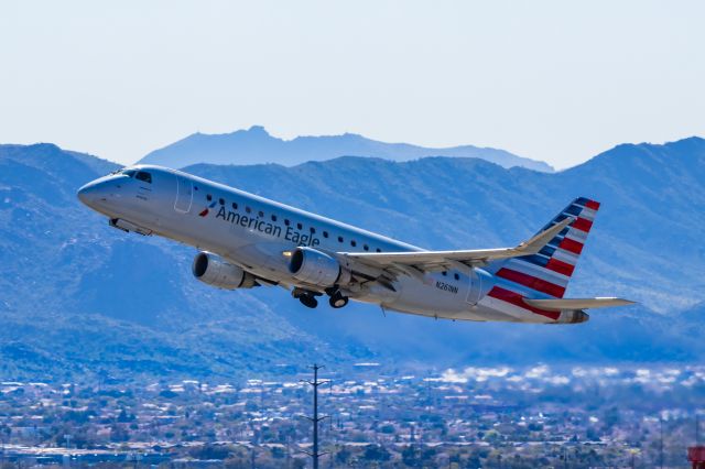 Embraer 175 (N261NN) - An American Airlines ERJ175 taking off from PHX on 2/16/23. Taken with a Canon R7 and Tamron 70-200 G2 lens.