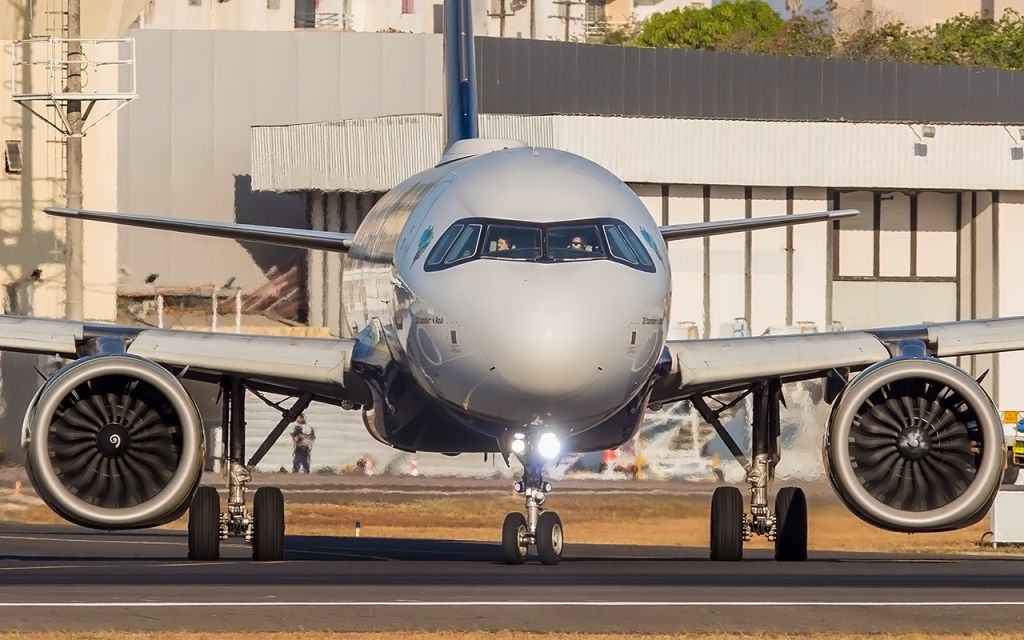Airbus A320neo (PR-YRO)