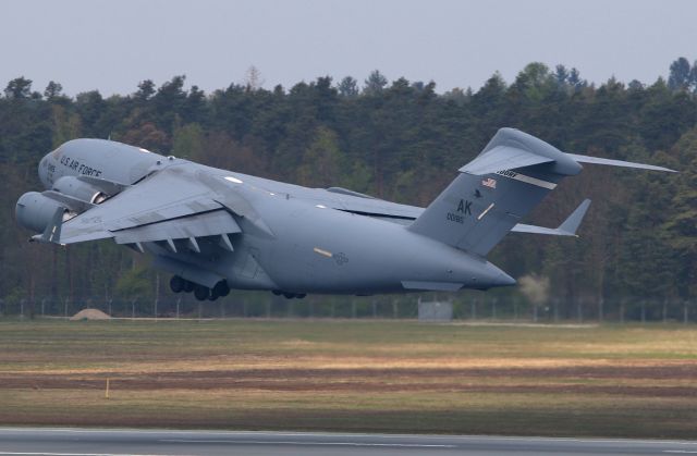 Boeing Globemaster III (00-0185)