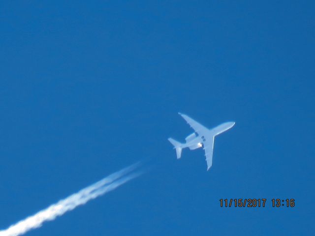 Canadair Challenger 350 (N738QS)