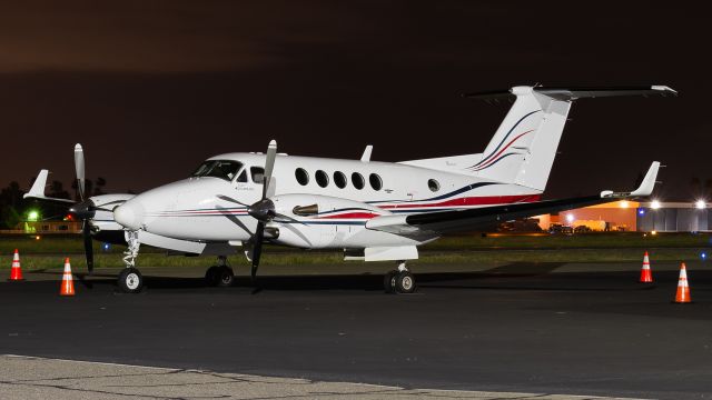 Beechcraft Super King Air 300 (N528AM)