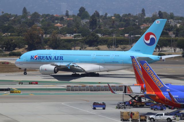 Airbus A380-800 (HL7614)