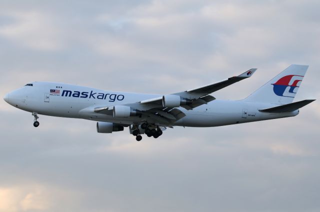 Boeing 747-400 (9M-MPR)