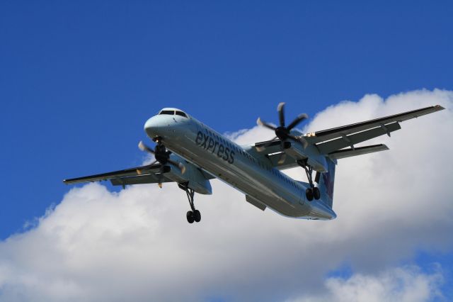 de Havilland Dash 8-400 (C-FSRN)