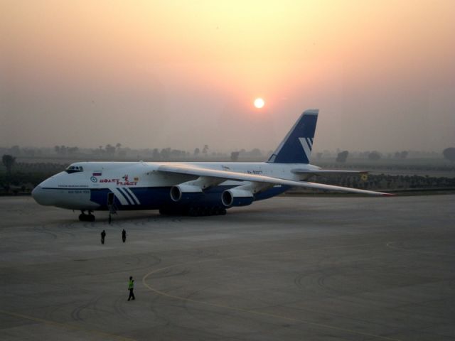 Antonov An-124 Ruslan (RA-82077)