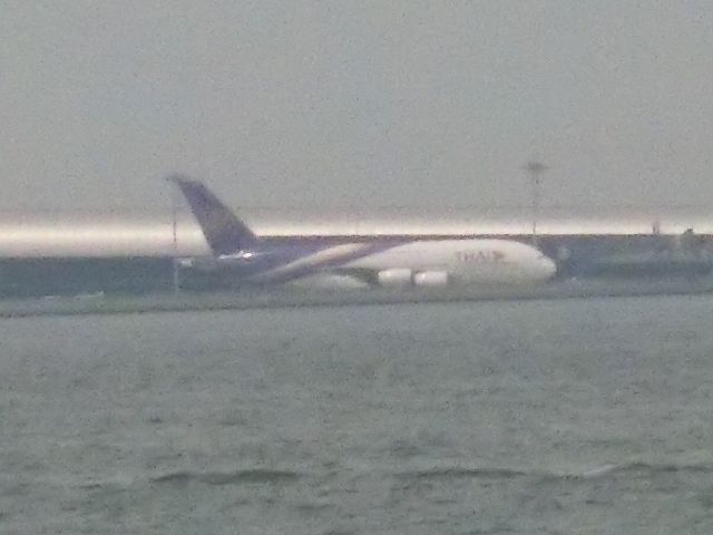 Airbus A380-800 (HS-TUE) - 対岸から。br /メラメラですみません(-_-;)