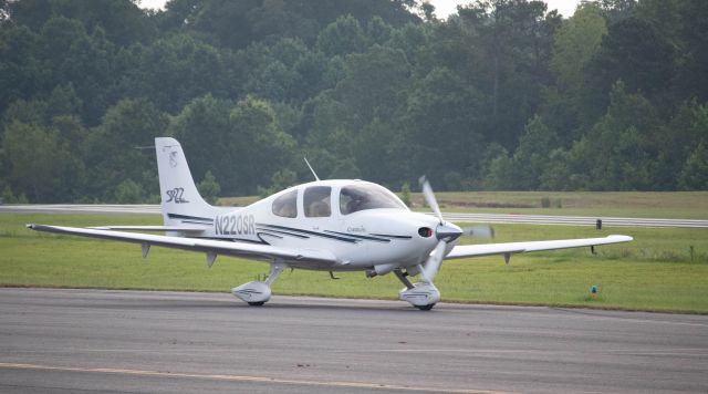 Cirrus SR-22 (N220SR)