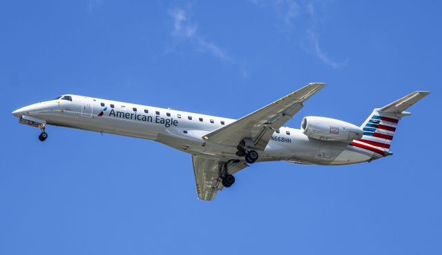 Embraer ERJ-145 (N668HH)