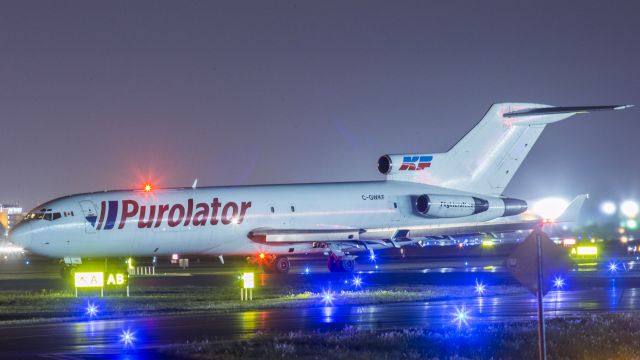 BOEING 727-200 (C-GWKF)