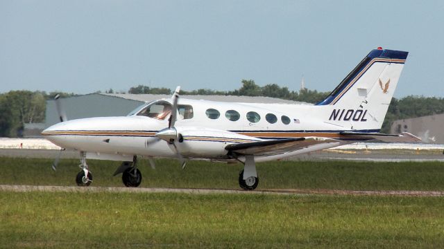 Cessna 421 (N100L)