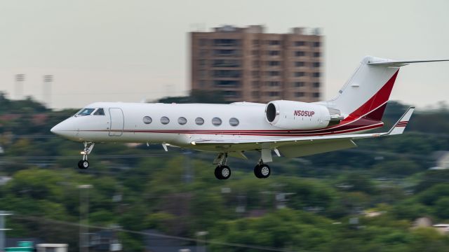 Gulfstream Aerospace Gulfstream IV (N505UP) - Final for 4br /10/21/18