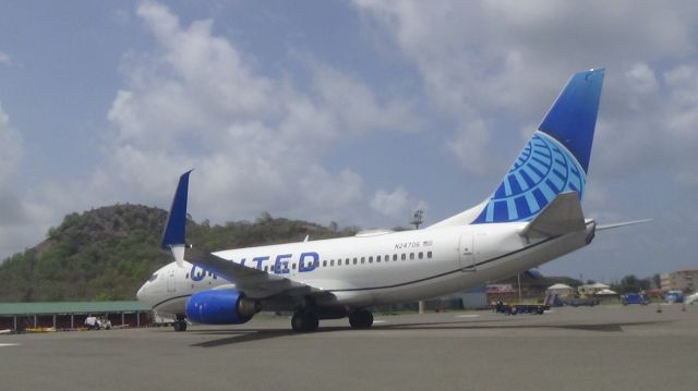 Boeing 737-700 (N24706)