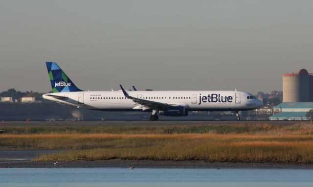 Airbus A321 (N934JB)