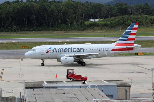 Airbus A319 (N703UW)