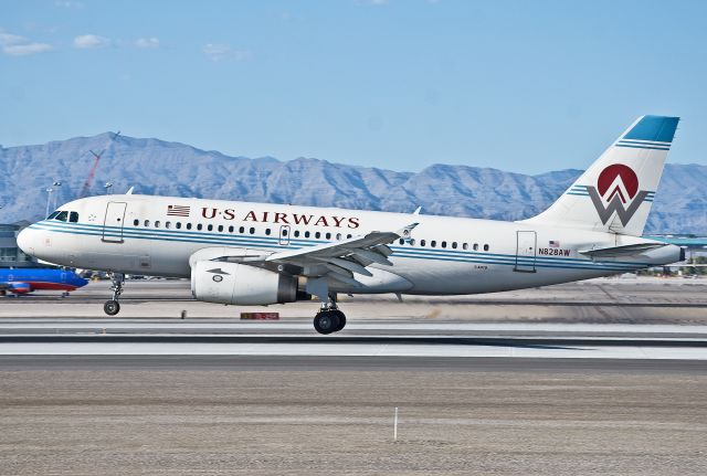 Airbus A319 (N828AW) - US Airways A319-100 in old America West livery.