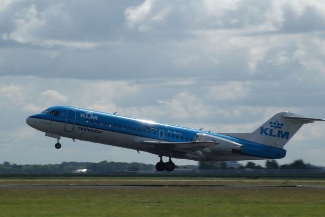 Fokker 70 (PH-WXC) - KLM Cityhopper F70 cn11574