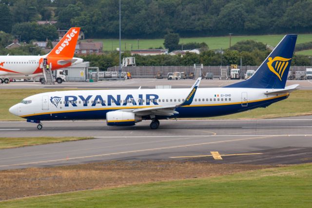 Boeing 737-700 (EI-DHD)
