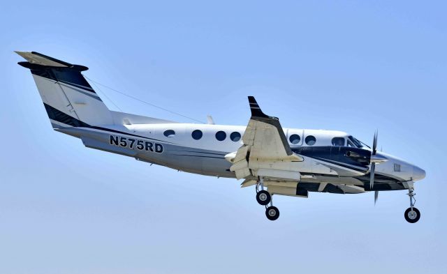 Beechcraft Super King Air 350 (N575RD)