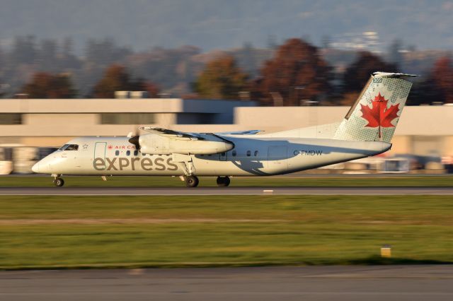 de Havilland Dash 8-300 (C-FMDW)