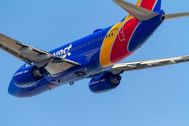 Boeing 737-700 (N7729A)