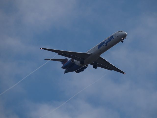 McDonnell Douglas MD-80 —