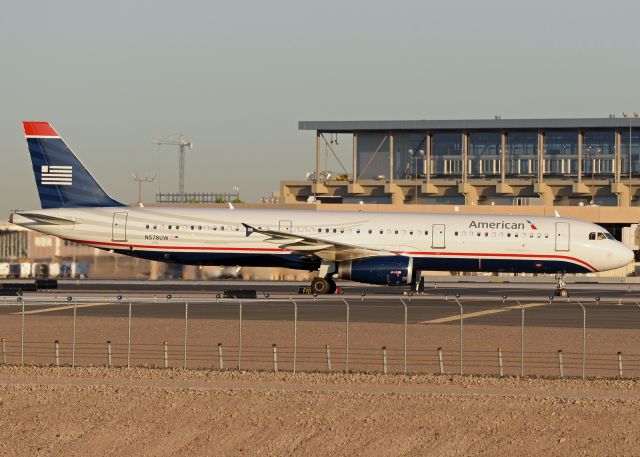 Airbus A321 (N578UW)