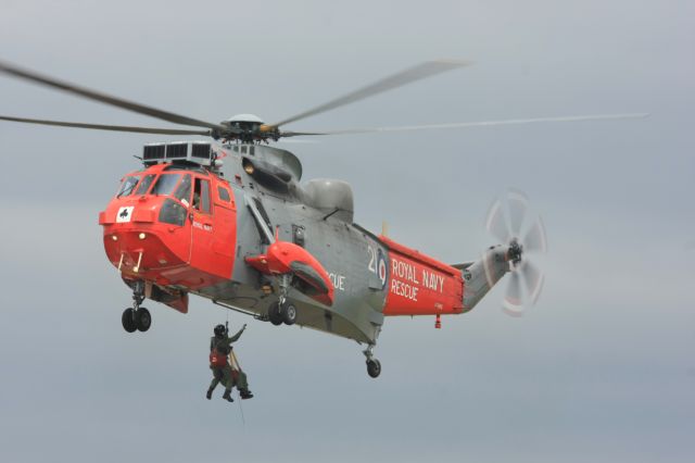 XV666 — - RN 771 NAS / 21 Sea King XV666 gives winching demonstration at Culdrose Air Day 2014