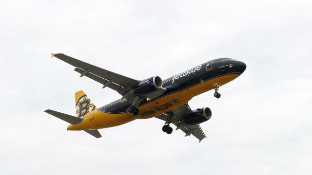 Airbus A320 (N632JB)