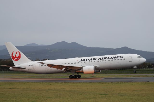 BOEING 767-300 (JA651J) - September 9th 2018:HND-HKD.