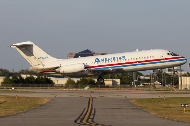 Douglas DC-9-10 (N782TW)