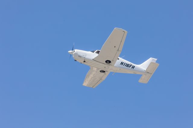 Piper Cherokee (N116FR) - Piper Arrow taking off from Santa Monica 