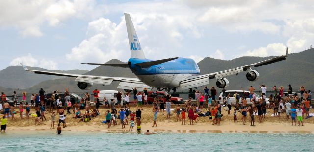 Boeing 747-400 — - KLM Landing at SXM