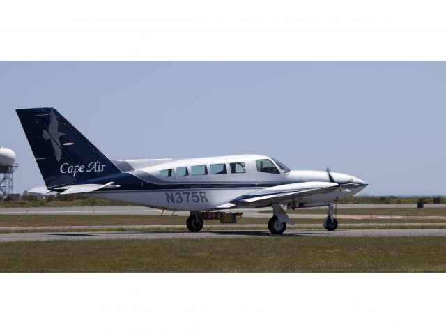 Cessna 402 (N375R)