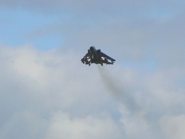 — — - Tornado Anflug Büchel