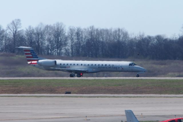 Embraer ERJ-145 (N601DW)