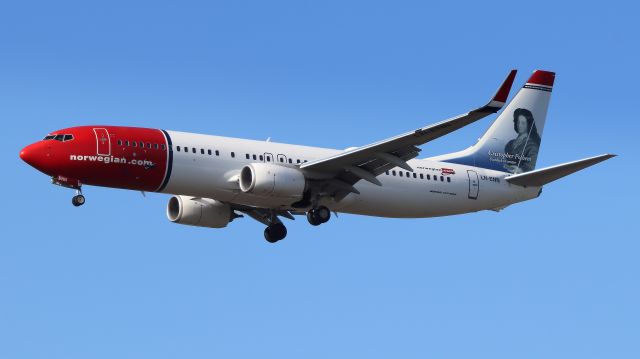 Boeing 737-800 (LN-ENN)