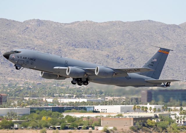 Boeing C-135FR Stratotanker (62-3516)